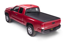 Load image into Gallery viewer, Retrax 07-up Tundra CrewMax 5.5ft Bed w/ Deck Rail Sys RetraxONE MX
